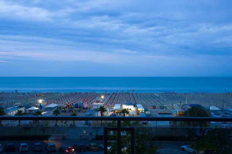 Ferretti Beach Hotel Rimini Exterior foto